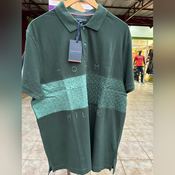 TOMMY HILFIGER T-shirt - Picture 2 of 8